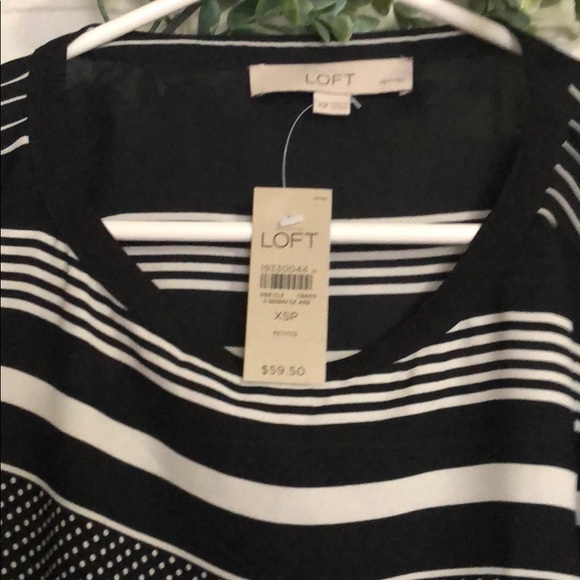 Loft NWT black top with roll up sleeves - Picture 3 of 6